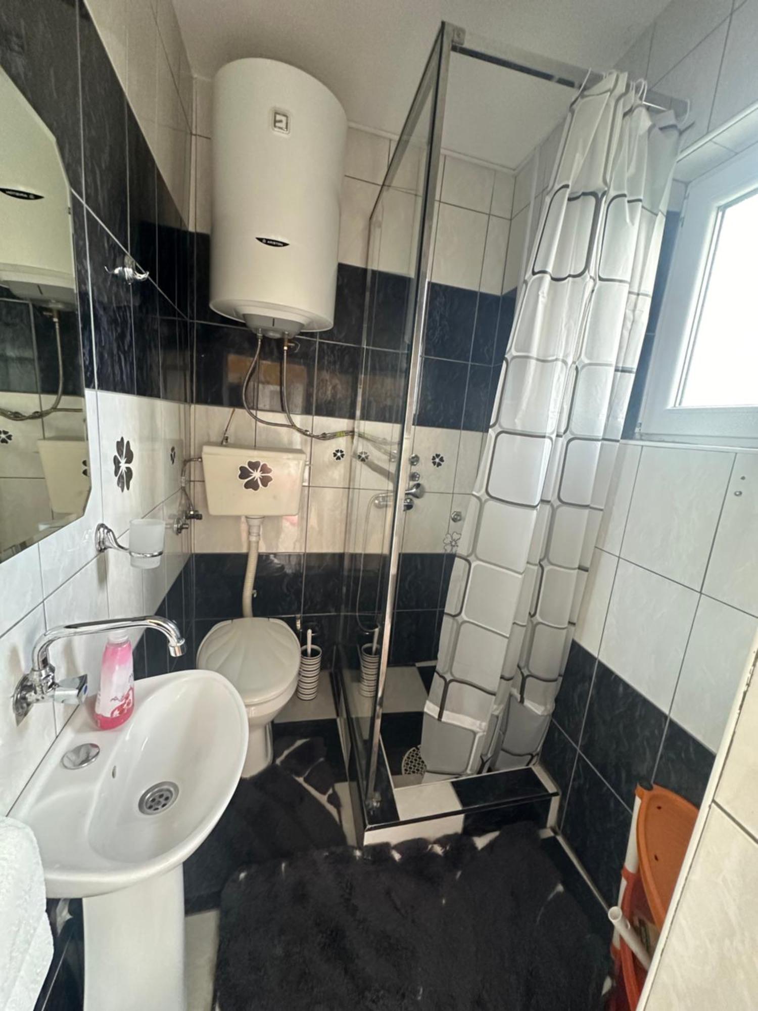 Apartman Lili Cetinje Esterno foto